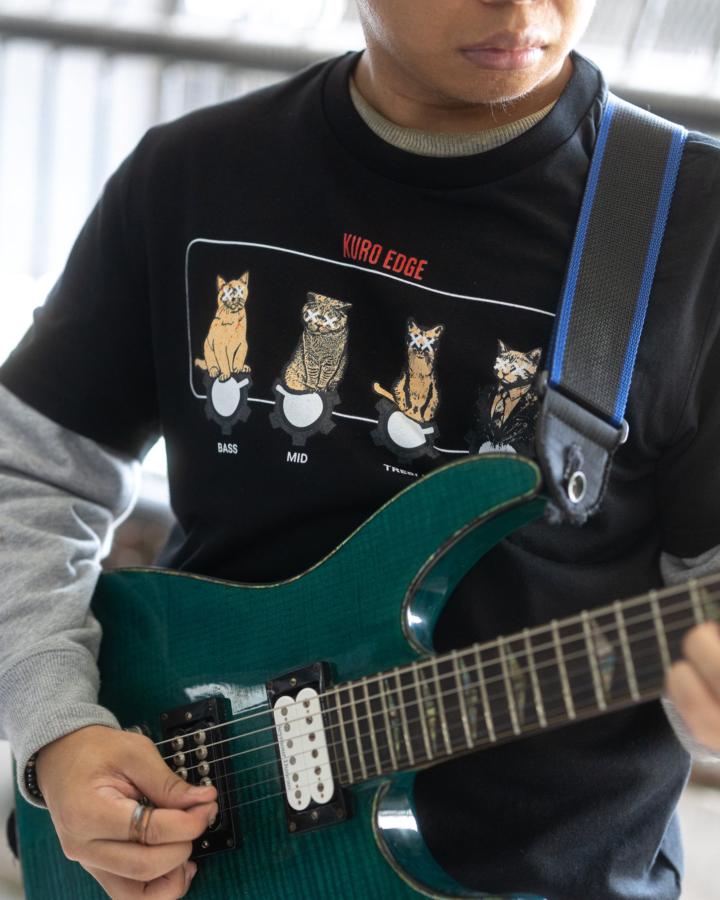 KURO EDGE Kyoku Series - Neko Amplifier Graphic T-Shirt
